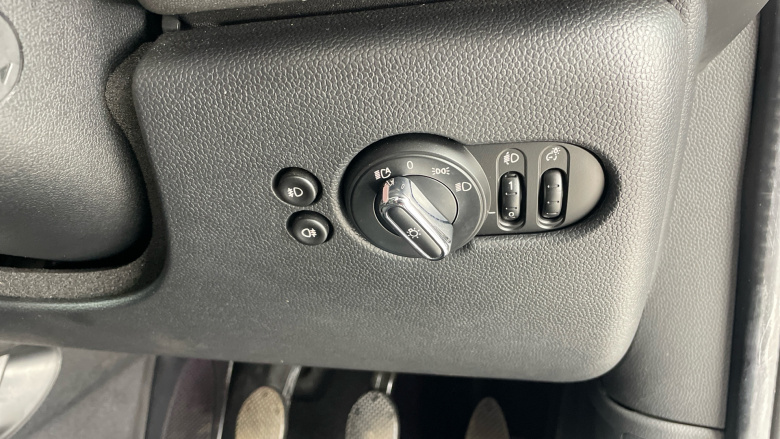 MINI Hatchback 1.5 Cooper II 5dr Petrol Hatchback